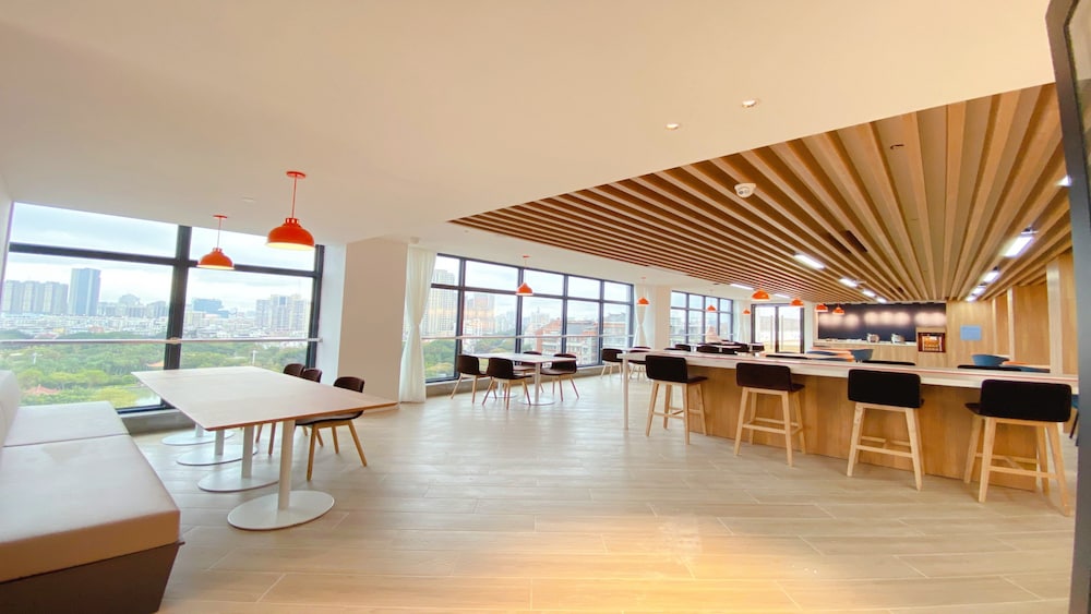 Holiday Inn Express Quanzhou City Center 36/52