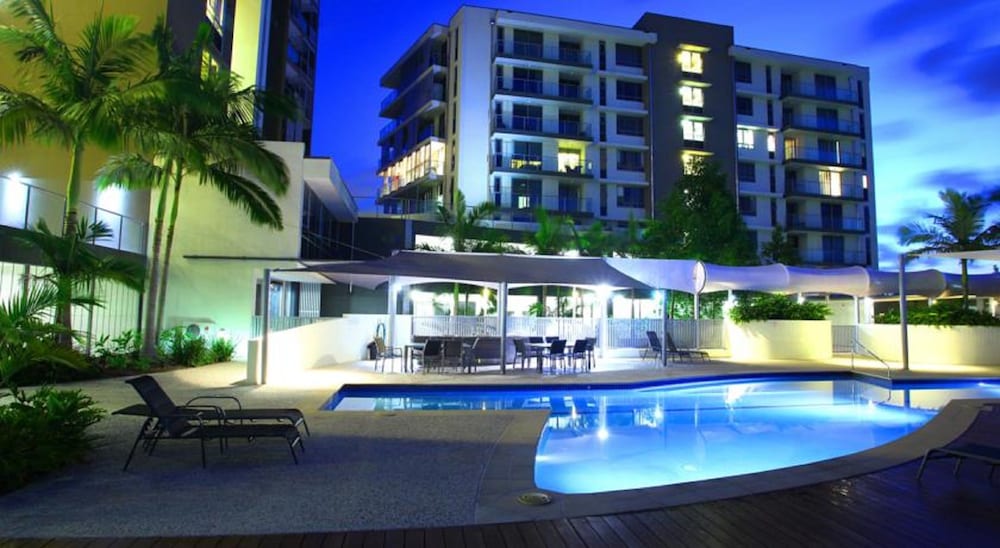 Signature Waterfront Apartments 28/38