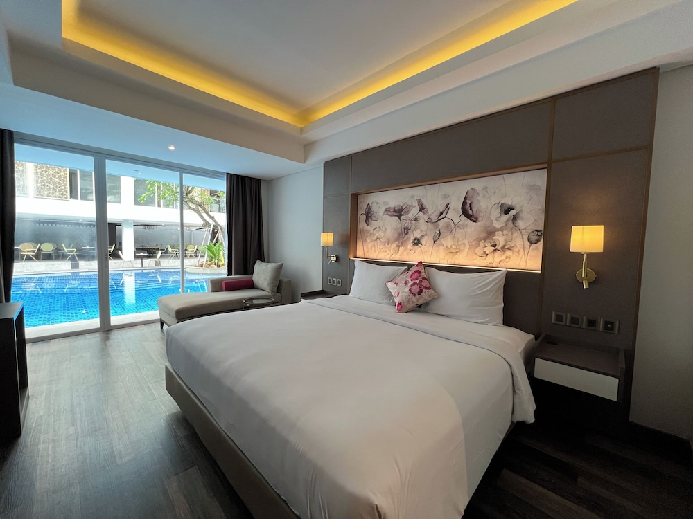 Sunday Hotel Arshika Sunset Road 19/60