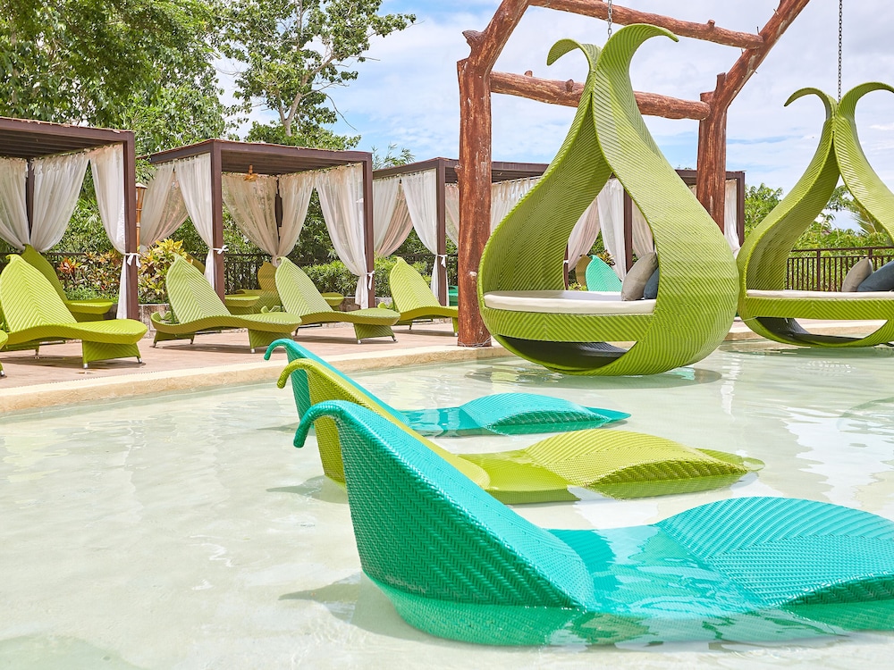 Tag Resort Coron 65/81
