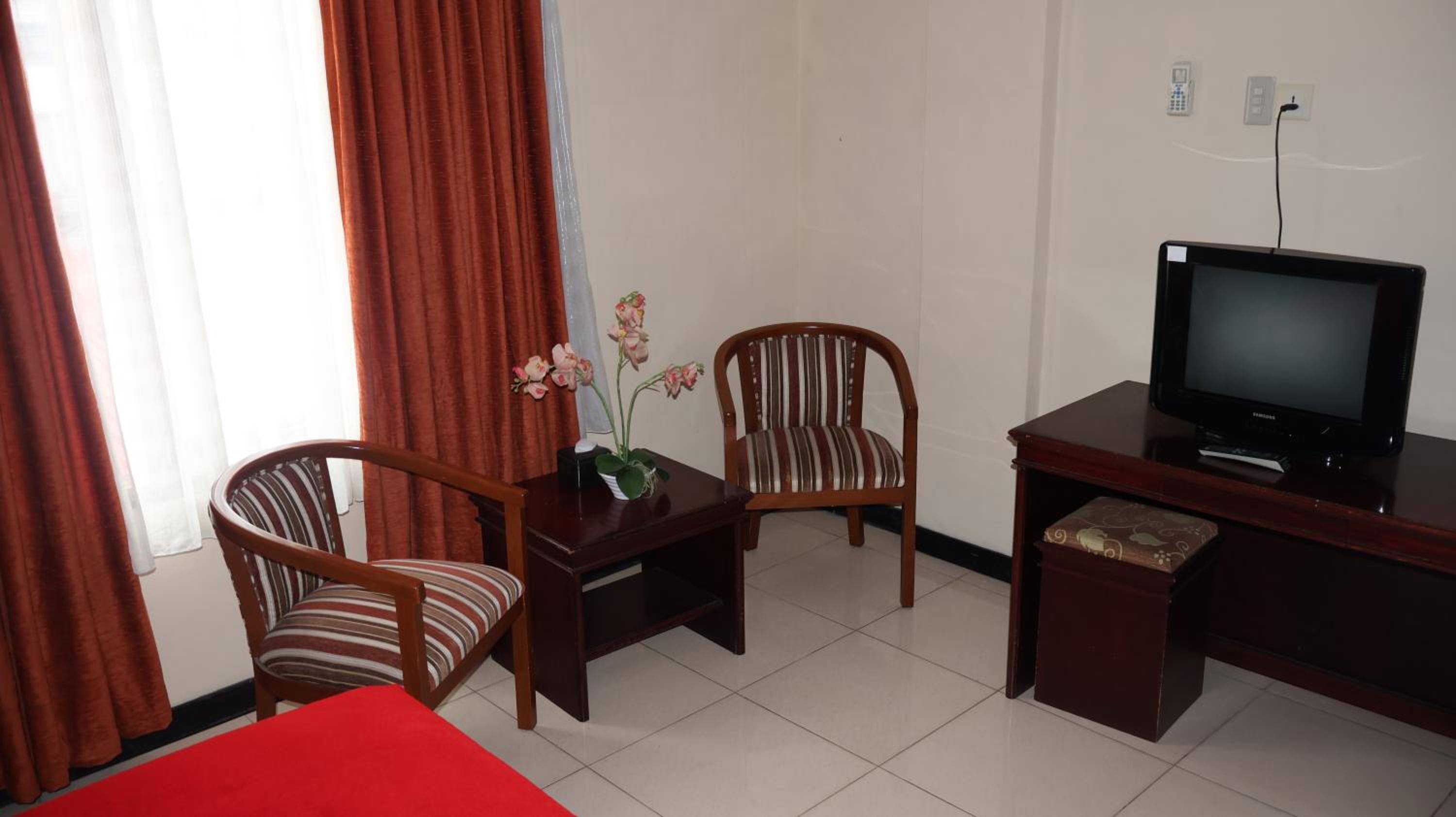 Nikita Hotel 40/49
