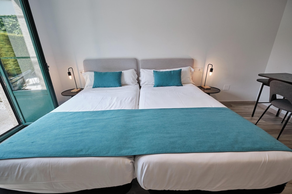 غرفة قياسية بسريرين منفصلين، Pombal Rooms Santiago 3/7