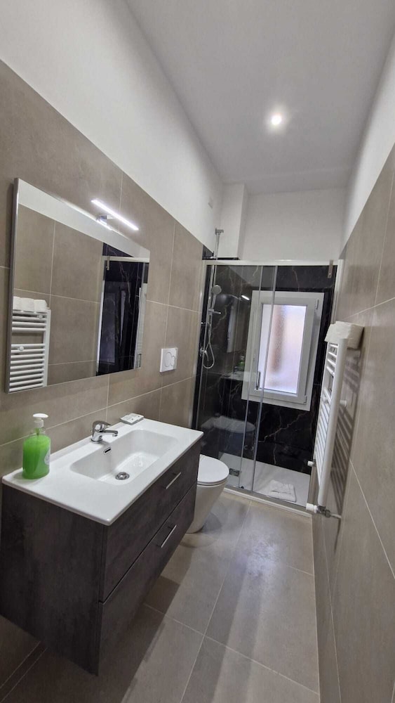 شقة سكنية فاخرة بأربعة أسرّة وسريرين كوين مع أريكة، Deluxe Rooms 9/9
