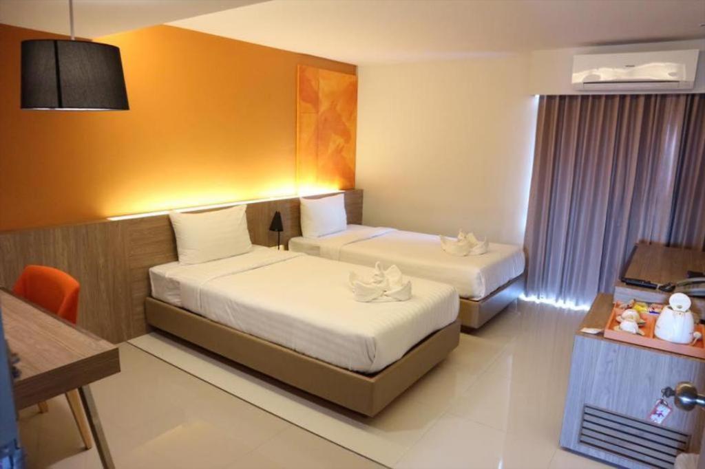 Deluxe, Twin Beds