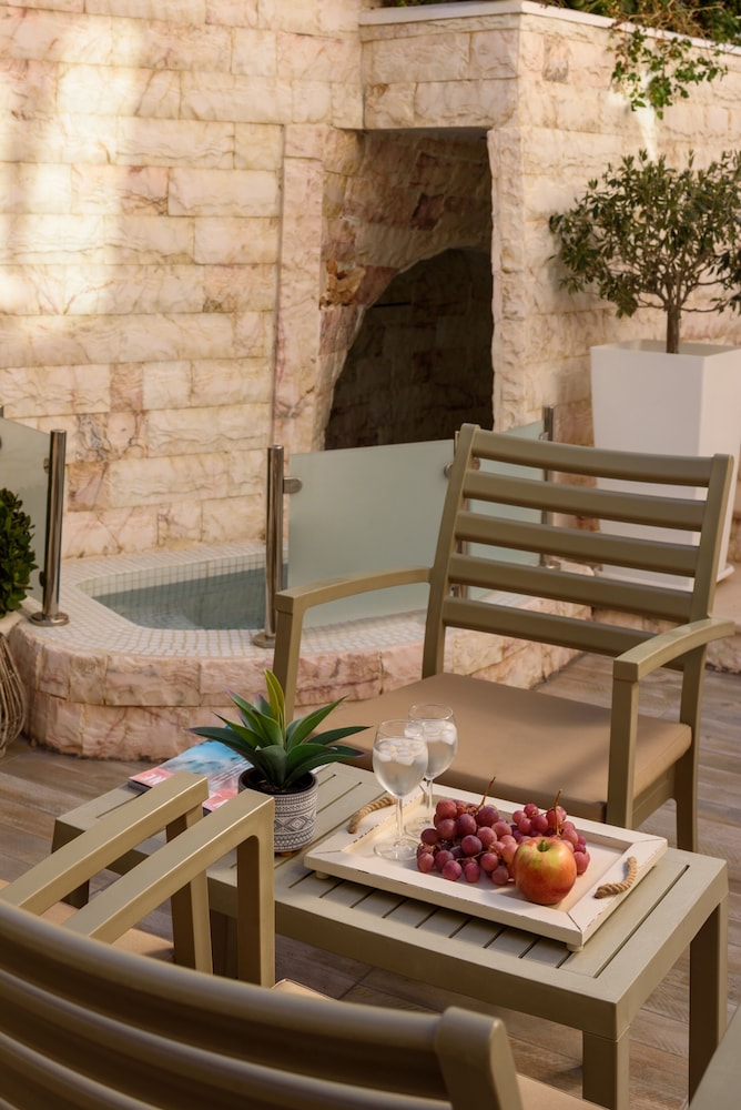 Suite Home Santorini 66/75