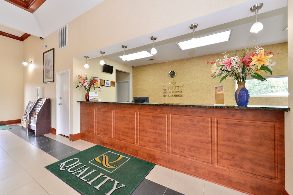 Quality Inn & Suites Cartersville North 6/42