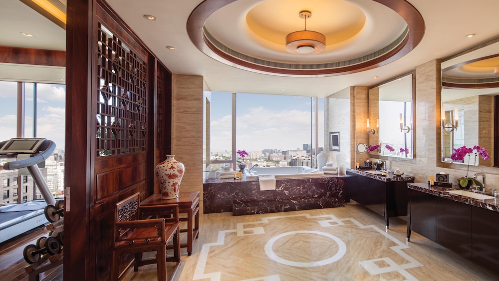 Regent Beijing 9/82
