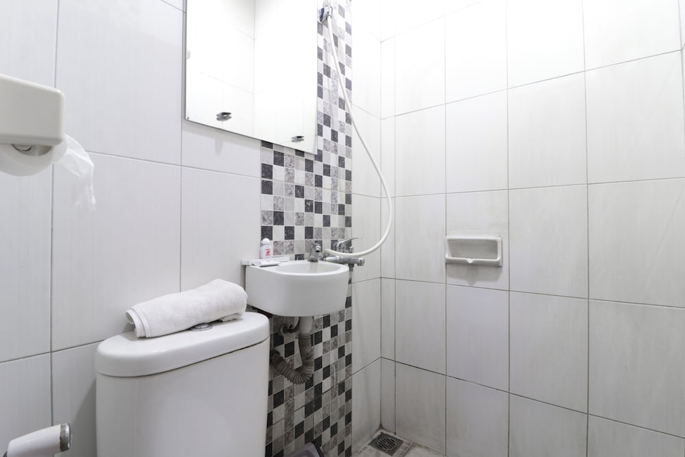 58 Guesthouse Tangerang by ZUZU 16/19