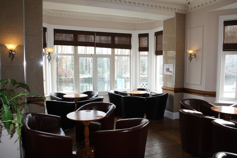 Uno Thames Hotel 28/50