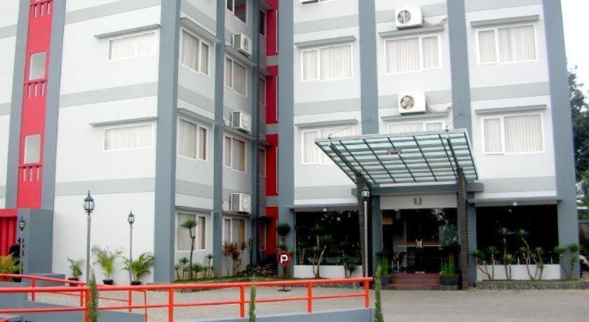 Wirton Dago Hotel 37/49