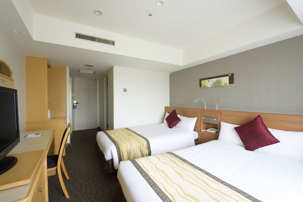Moderate, Twin Beds, West Wing