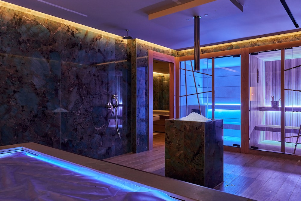 Castello Infinity Suites - Adults Only 122/158