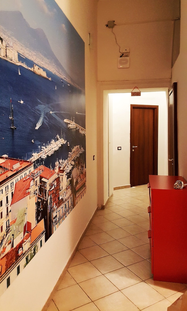 Napoli Station B&B 6/48