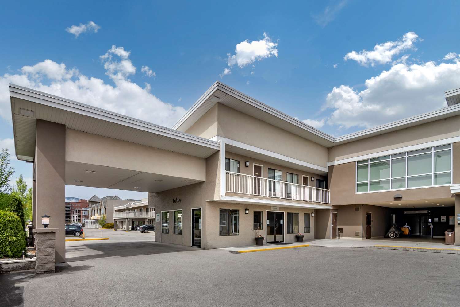 Econo Lodge Inn & Suites Kelowna 1/10