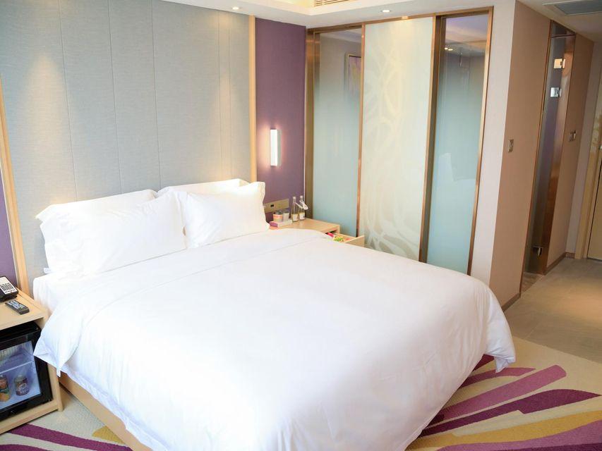 Deluxe, Queen Bed