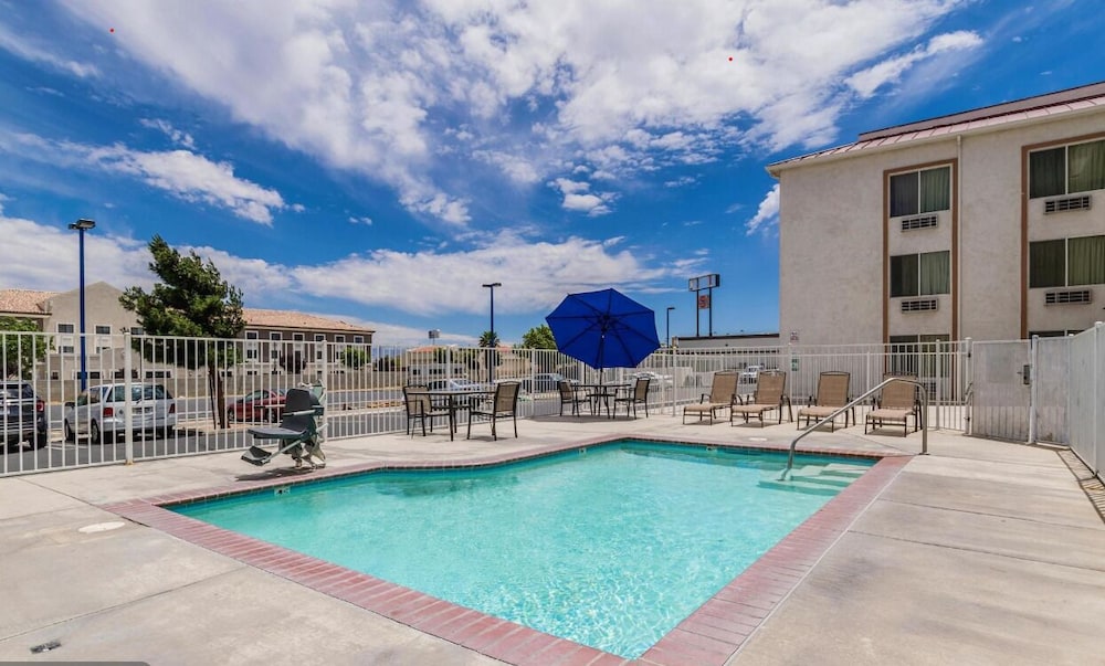Motel6 Hesperia, CA - West Main Street - I-15 53/60