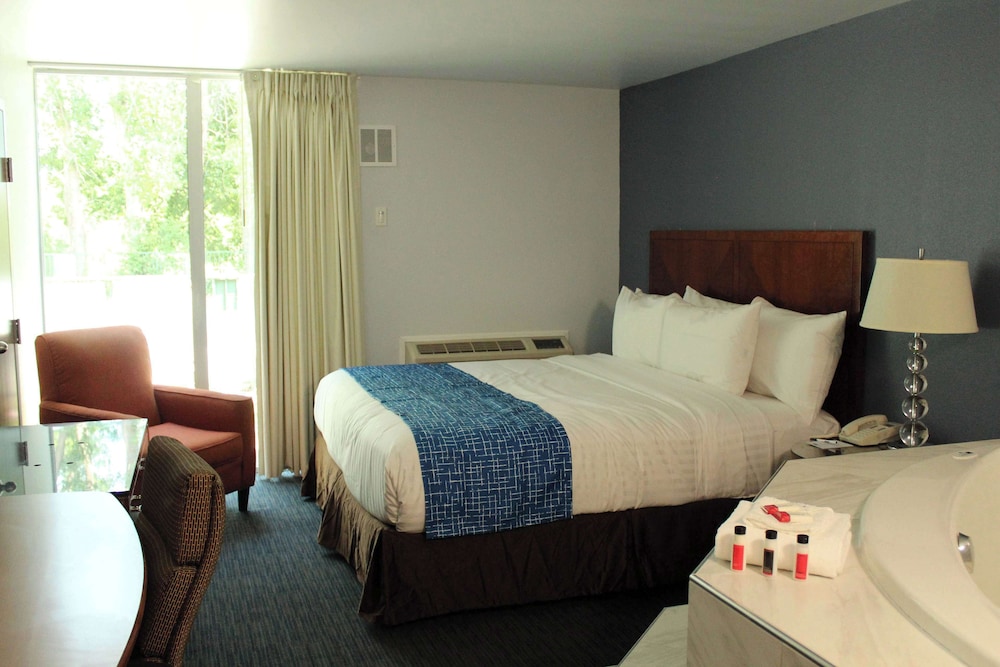 Travelodge by Wyndham Elkhart 28/54