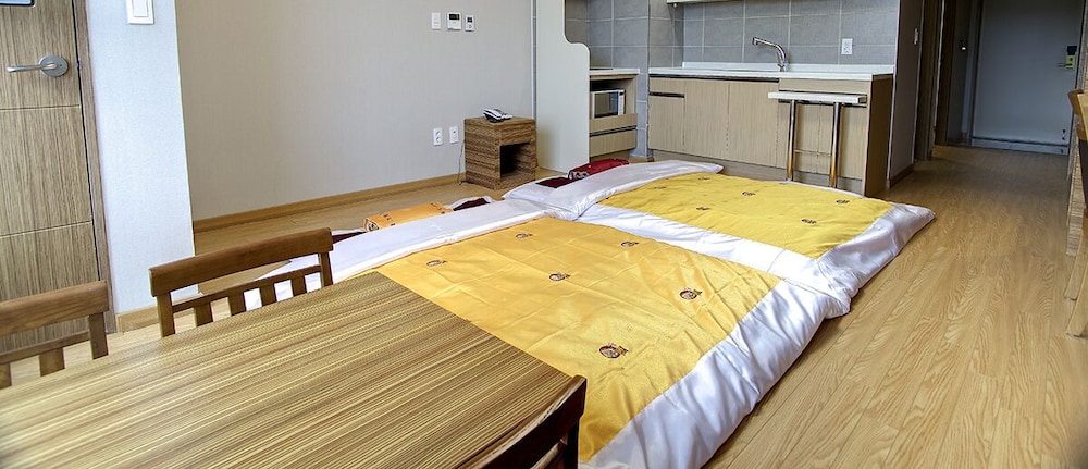 The Class 300 Hotel and Condominium 20/36