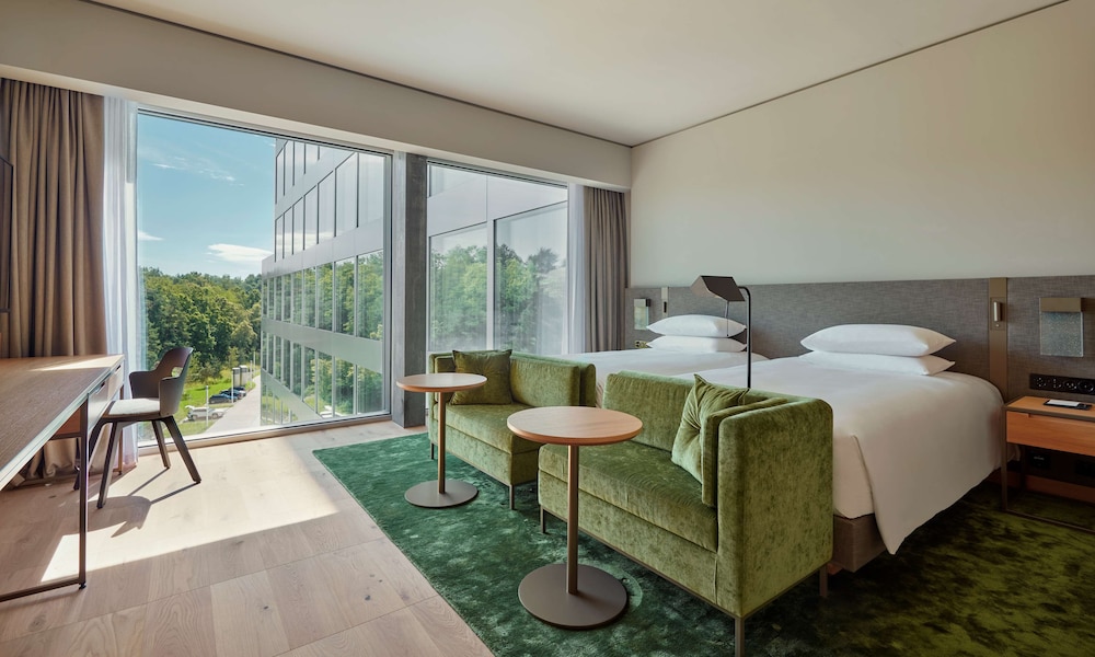 ROOM, TWIN BEDS