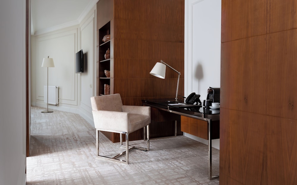 جناح بسرير كينج، Mercure Tashkent 2/2