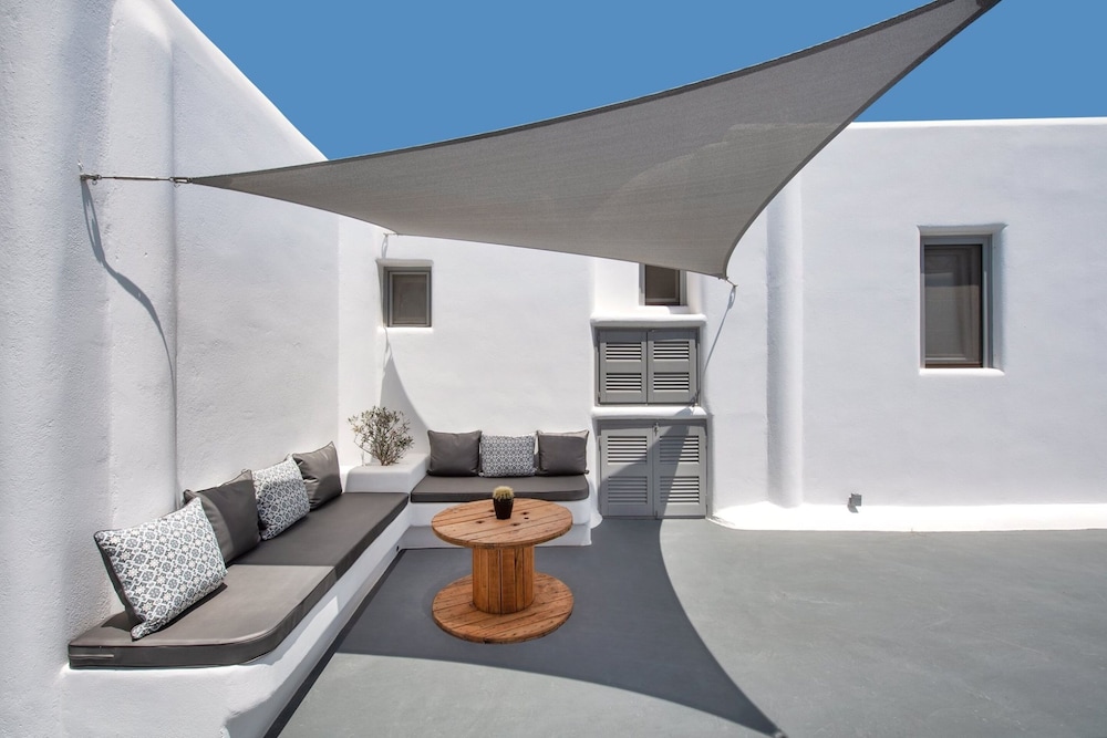 San Marino Suites 27/50