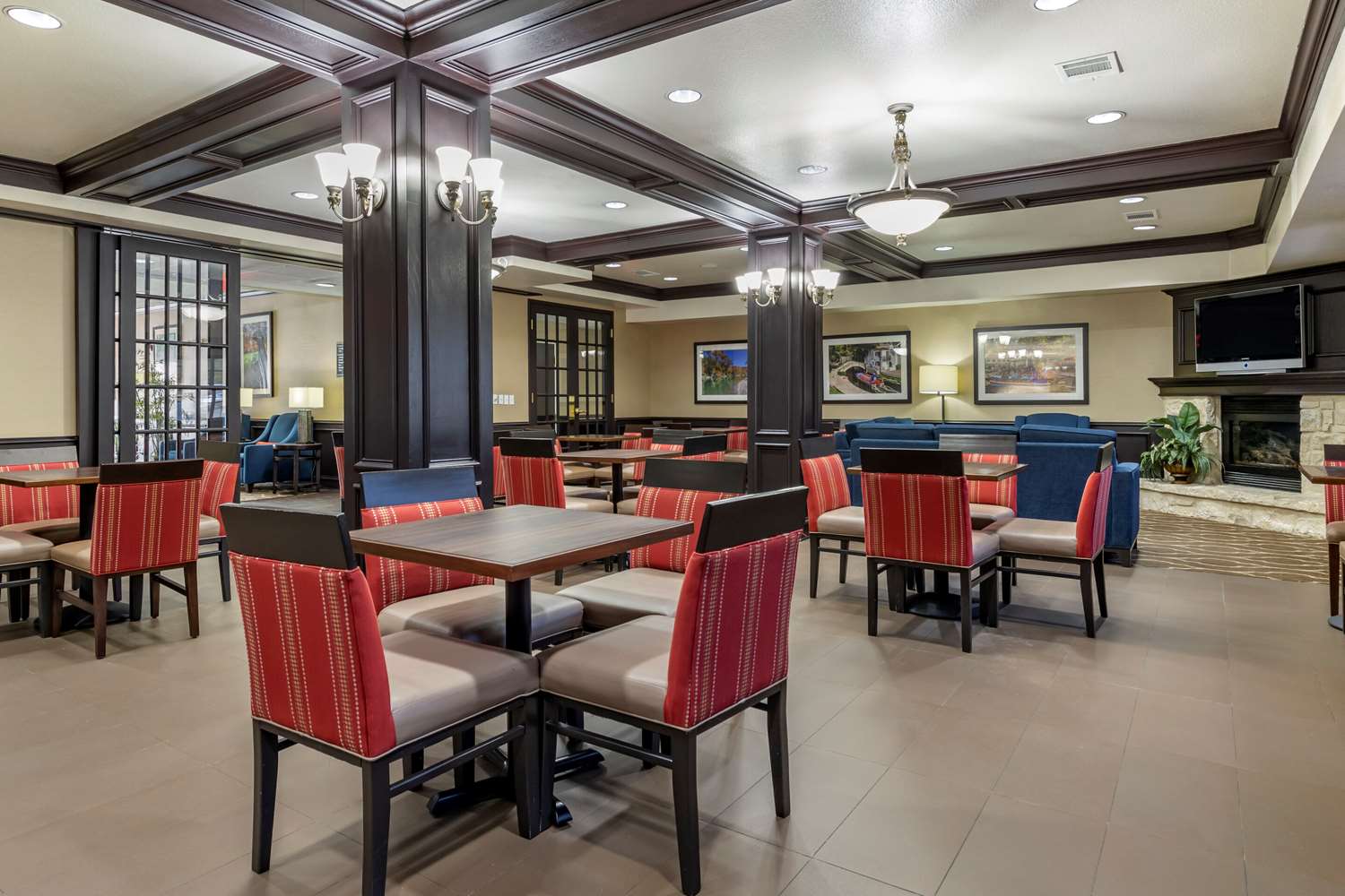 Comfort Inn & Suites Texas Hill Country 26/37
