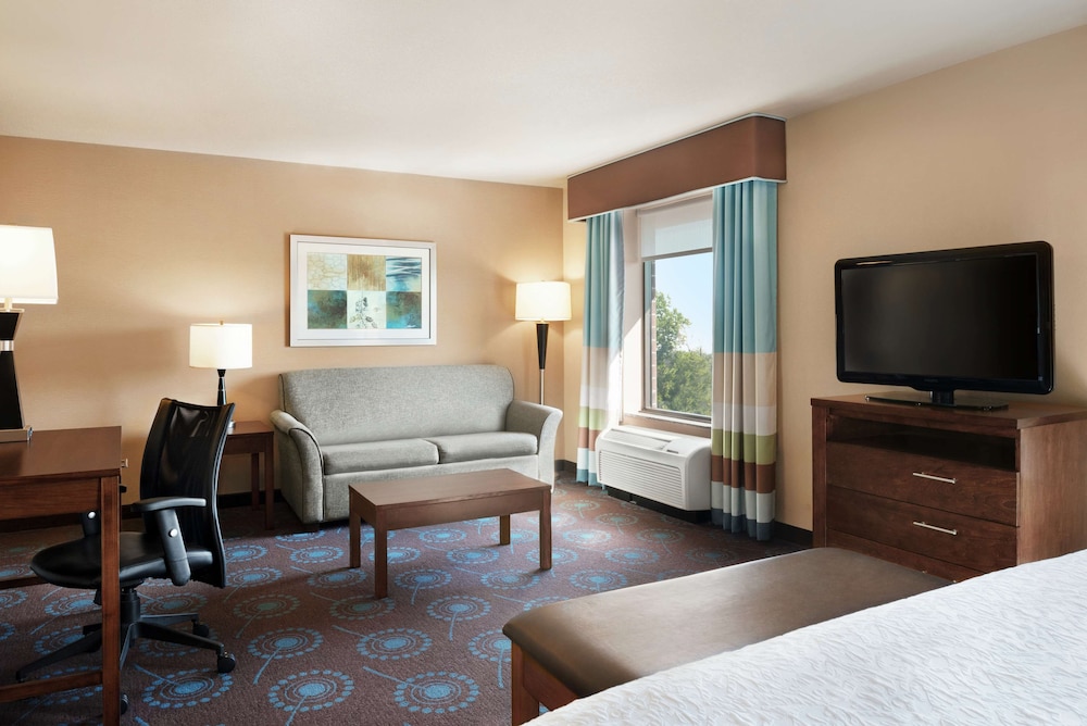 Hampton Inn Suites Grafton 27/46