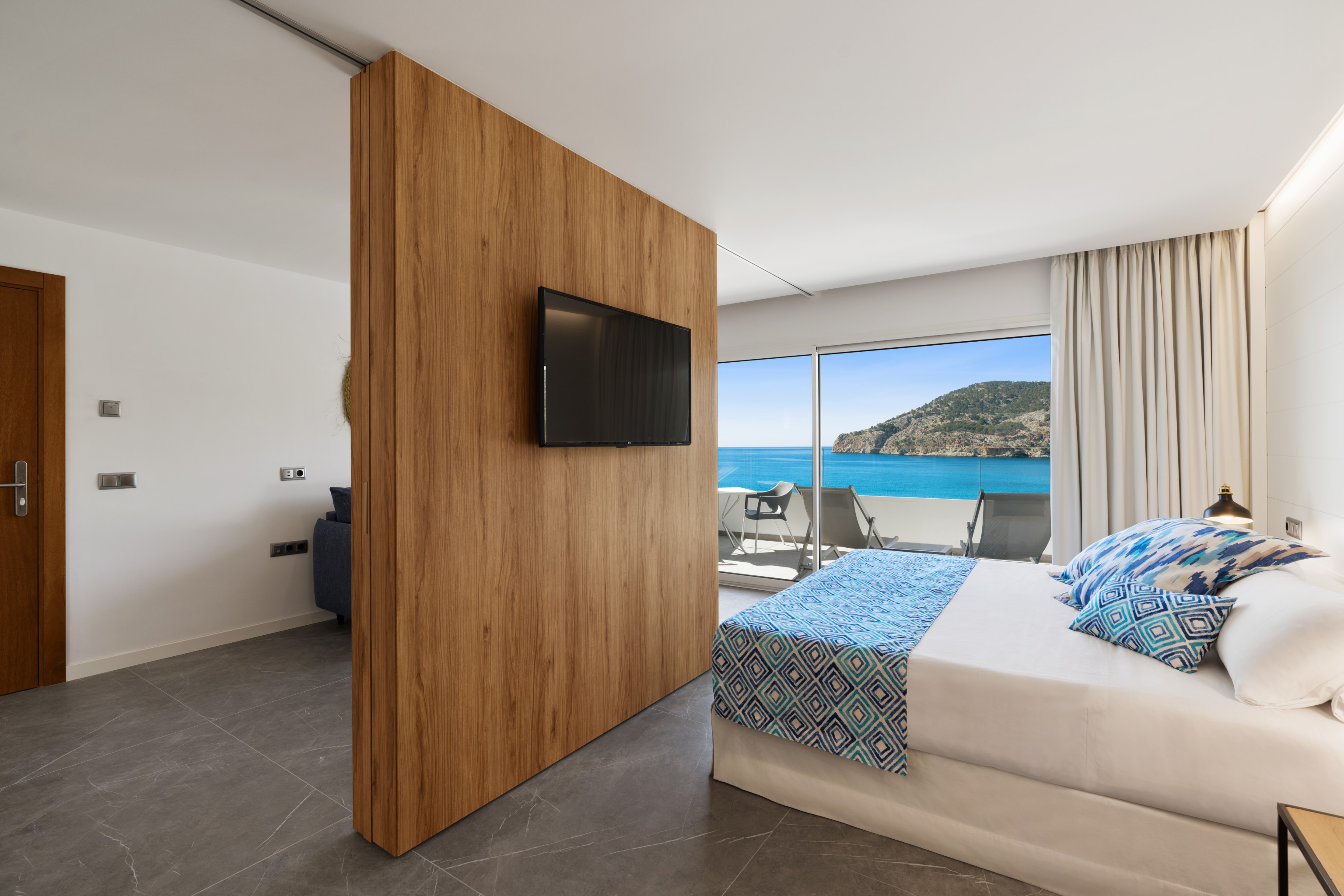 Suite, Lateral Side Sea View