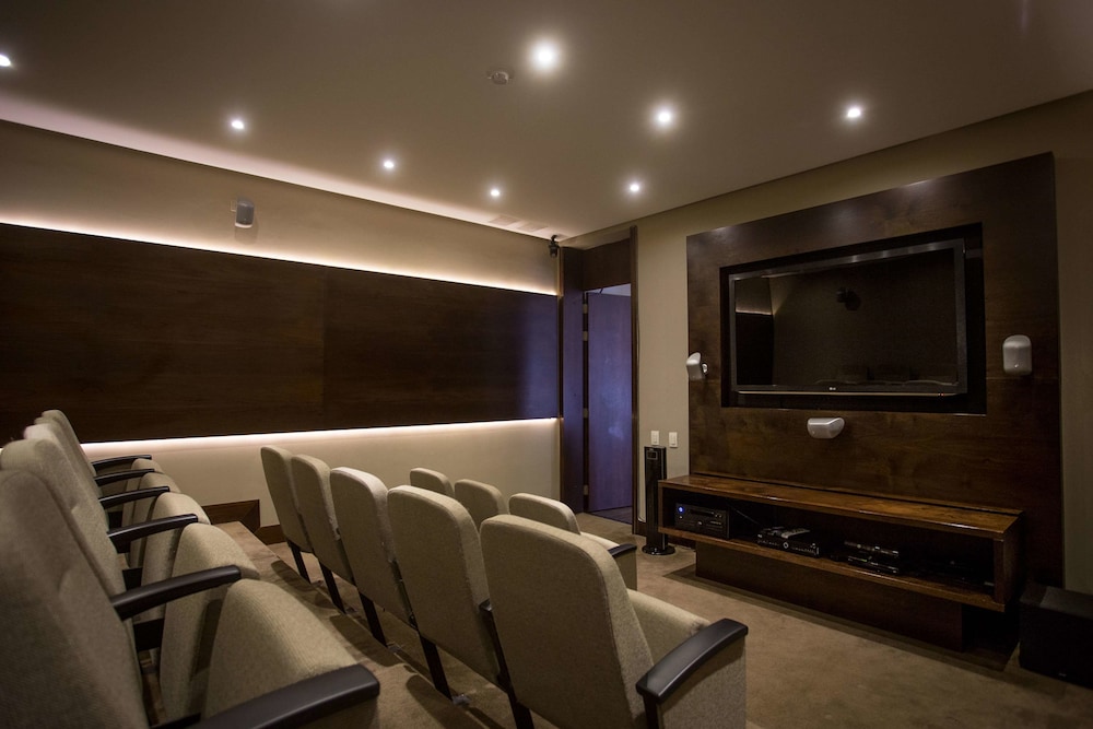 Hotel 93 Luxury Residences 32/69