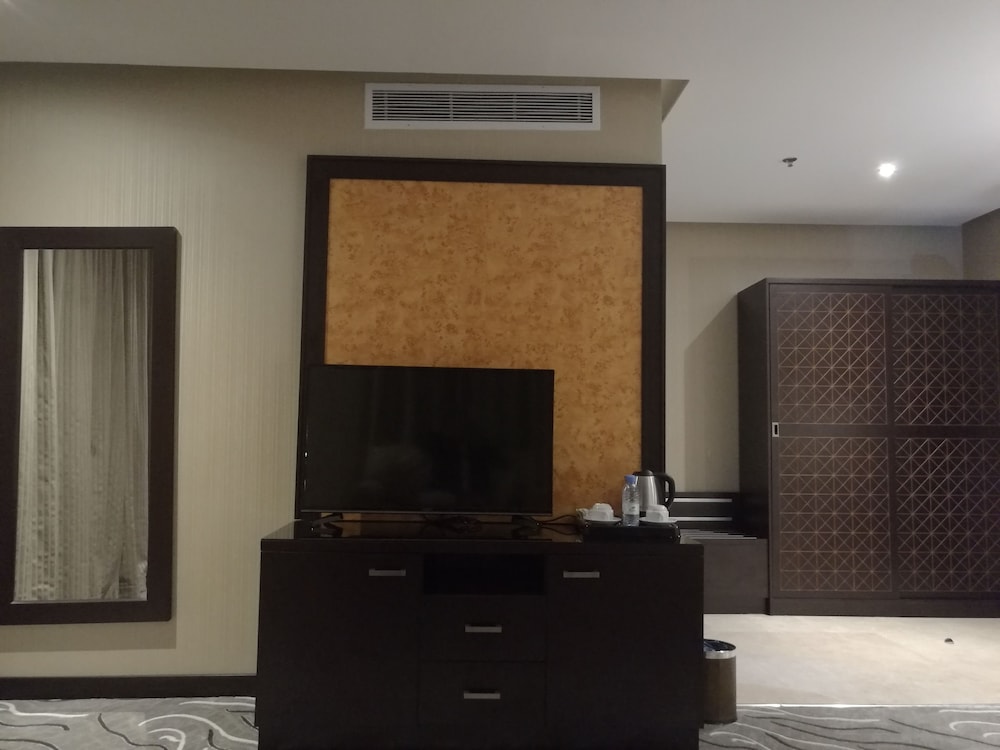 فندق نافيتي ورويك الخبر(Naviti Warwick Al Khobar Hotel) 37/39