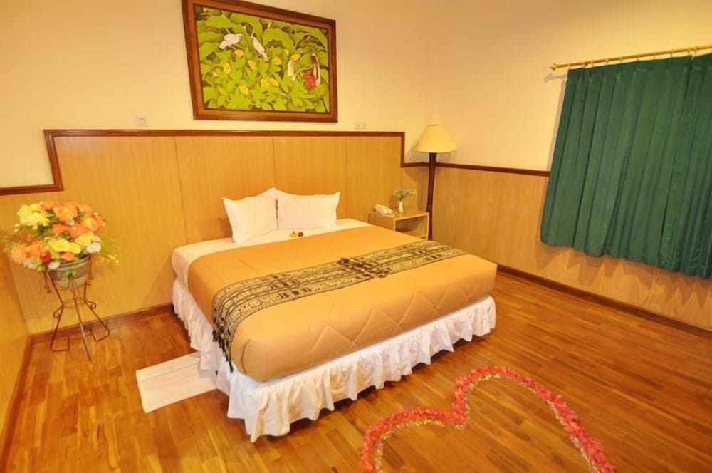 Sylvia Hotel Maumere 23/57