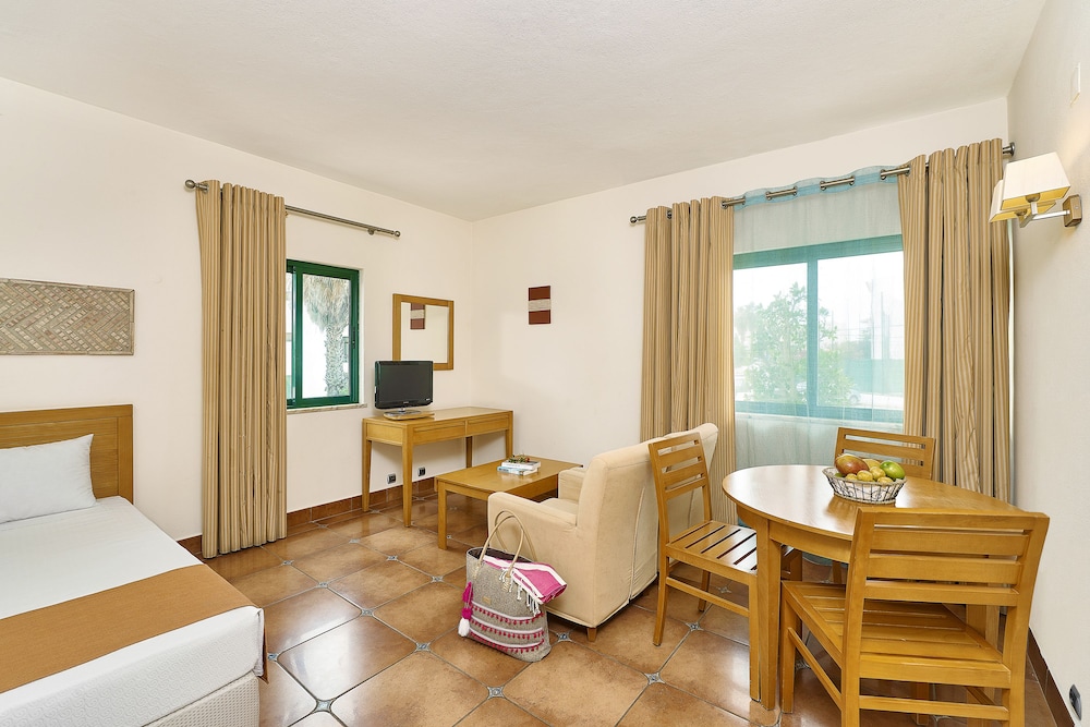 Oceanus Aparthotel 26/63