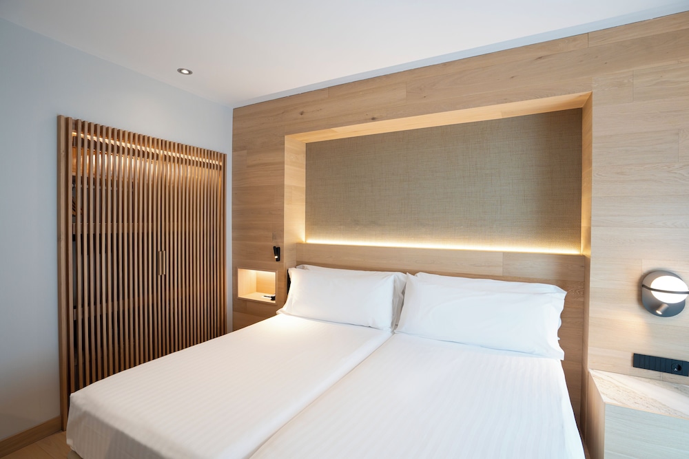 ROOM, SINGLE, DOUBLE BED