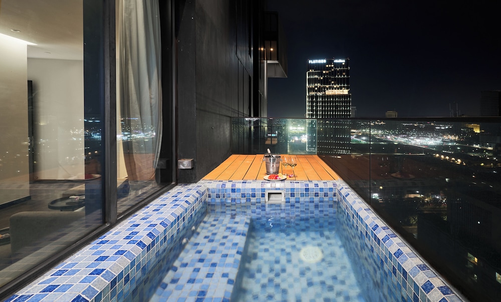 Lyve Inc Hotel And Residence 38/70