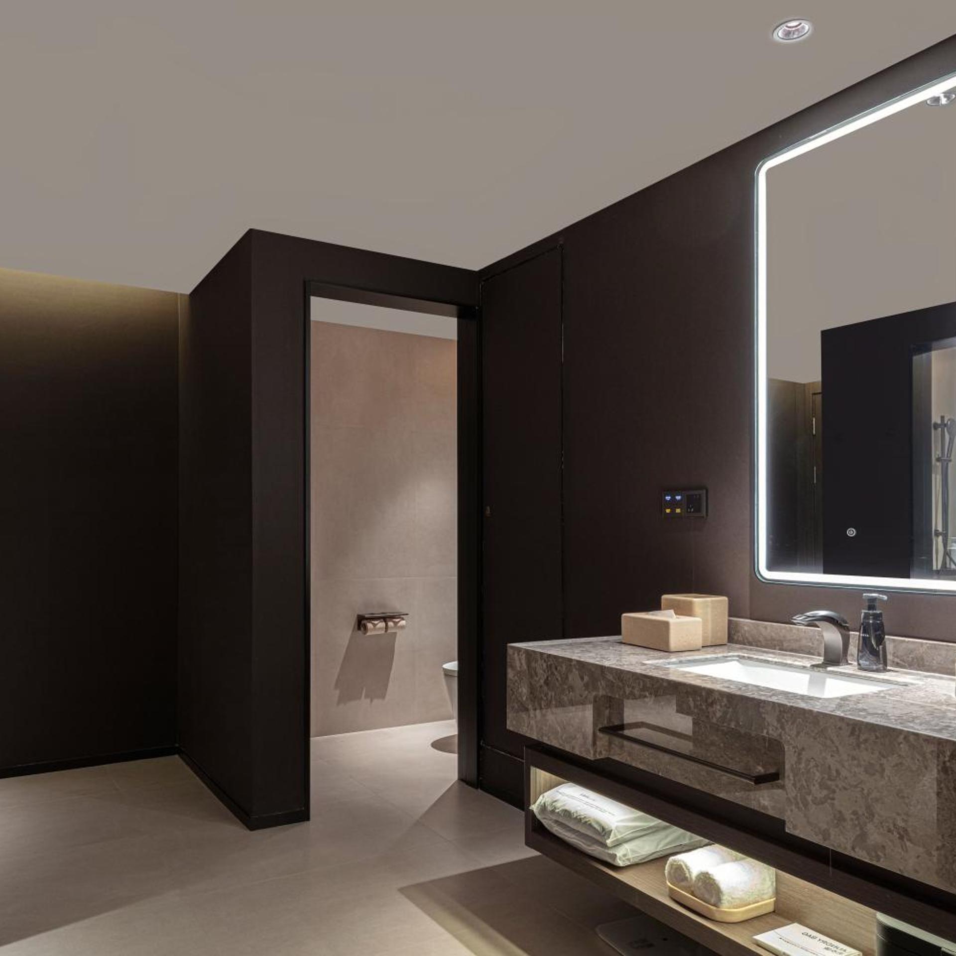 Guangzhou International Financial City Linjiang Avenue Atour Hotel 46/50