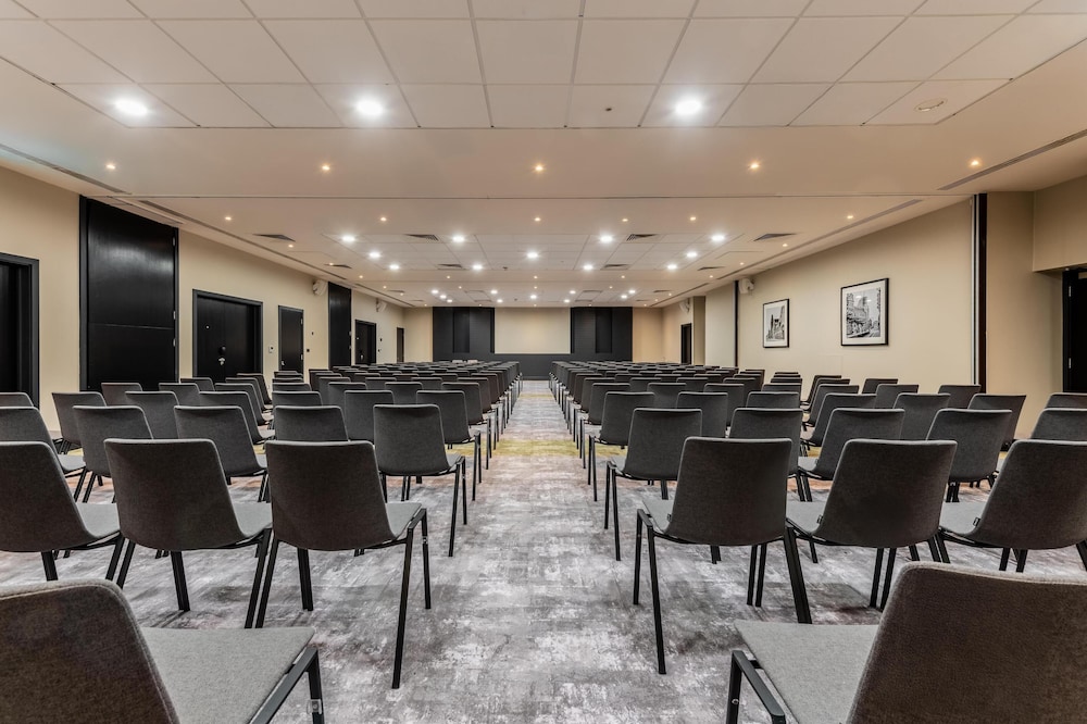 Radisson Hotel Manchester City Centre, A Verified Net Zero Hotel 84/91