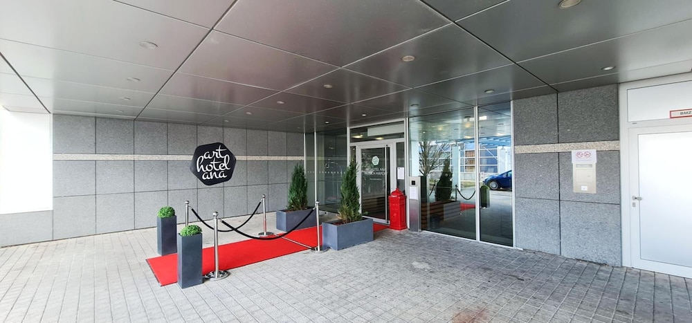 Roomingtons Munich Airport 40/46