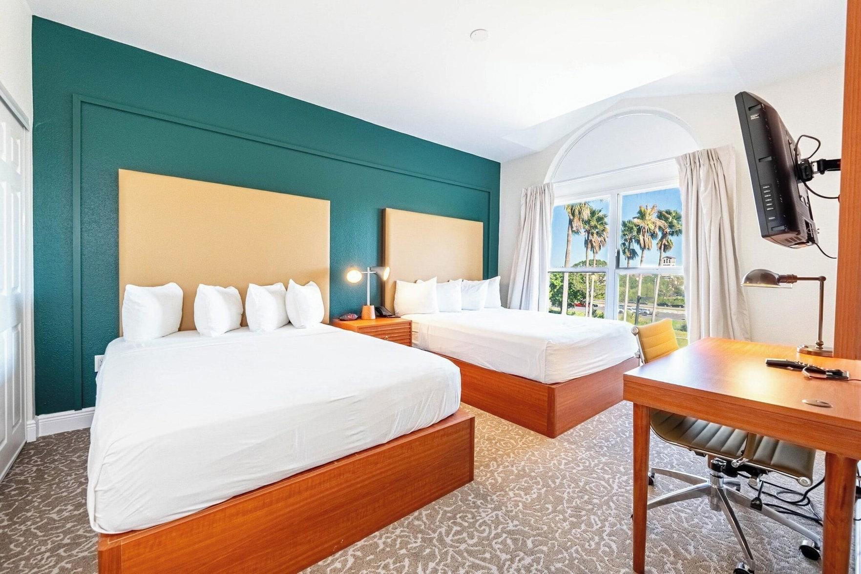 1 Bedroom, Suite, Pool View