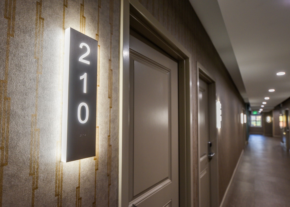 Hollywood Inn Suites Hotel 5/54