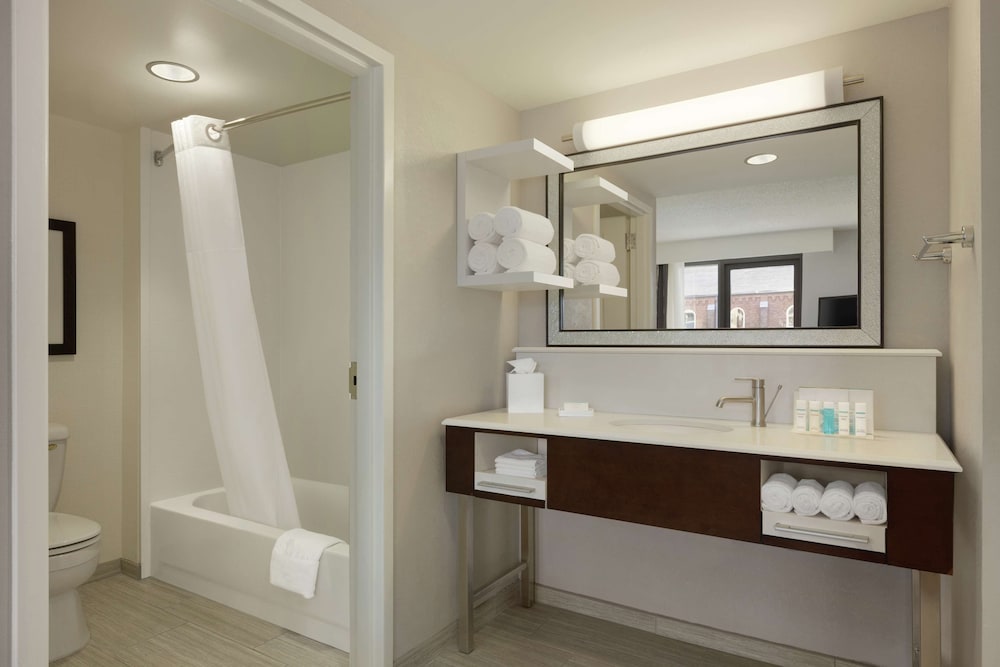 Hampton Inn And Suites Nashville Downtown Tn 28/53