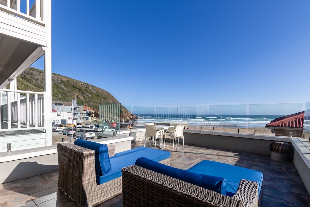 Dutton's Cove Guesthouse 44/50
