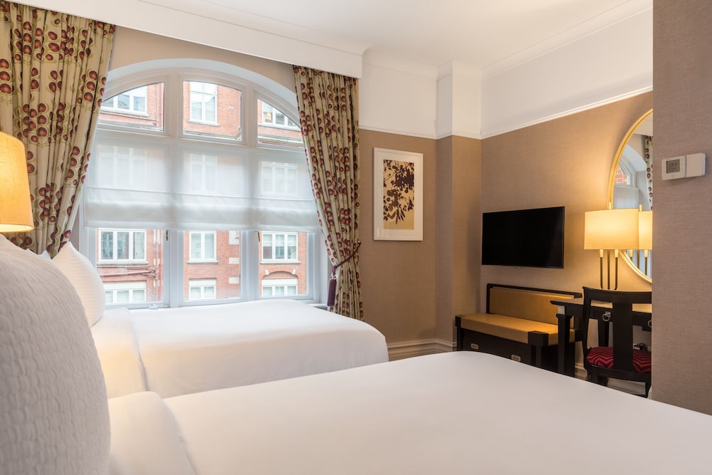 ST ERMINS HOTEL 20/41
