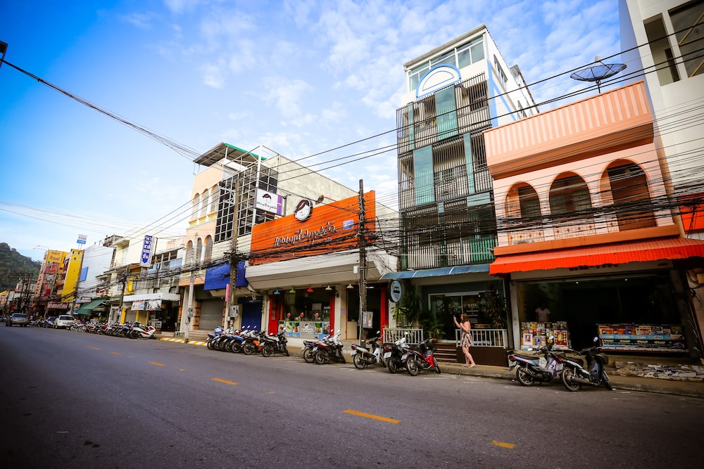 Sleep At Phuket 4/50
