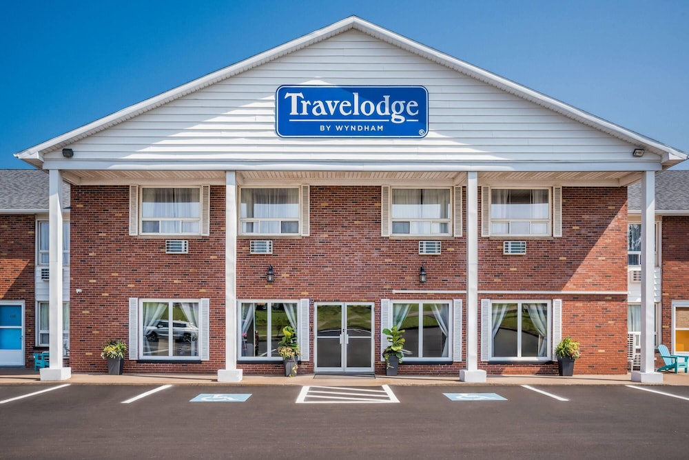 Travelodge by Wyndham Amherst 2/48