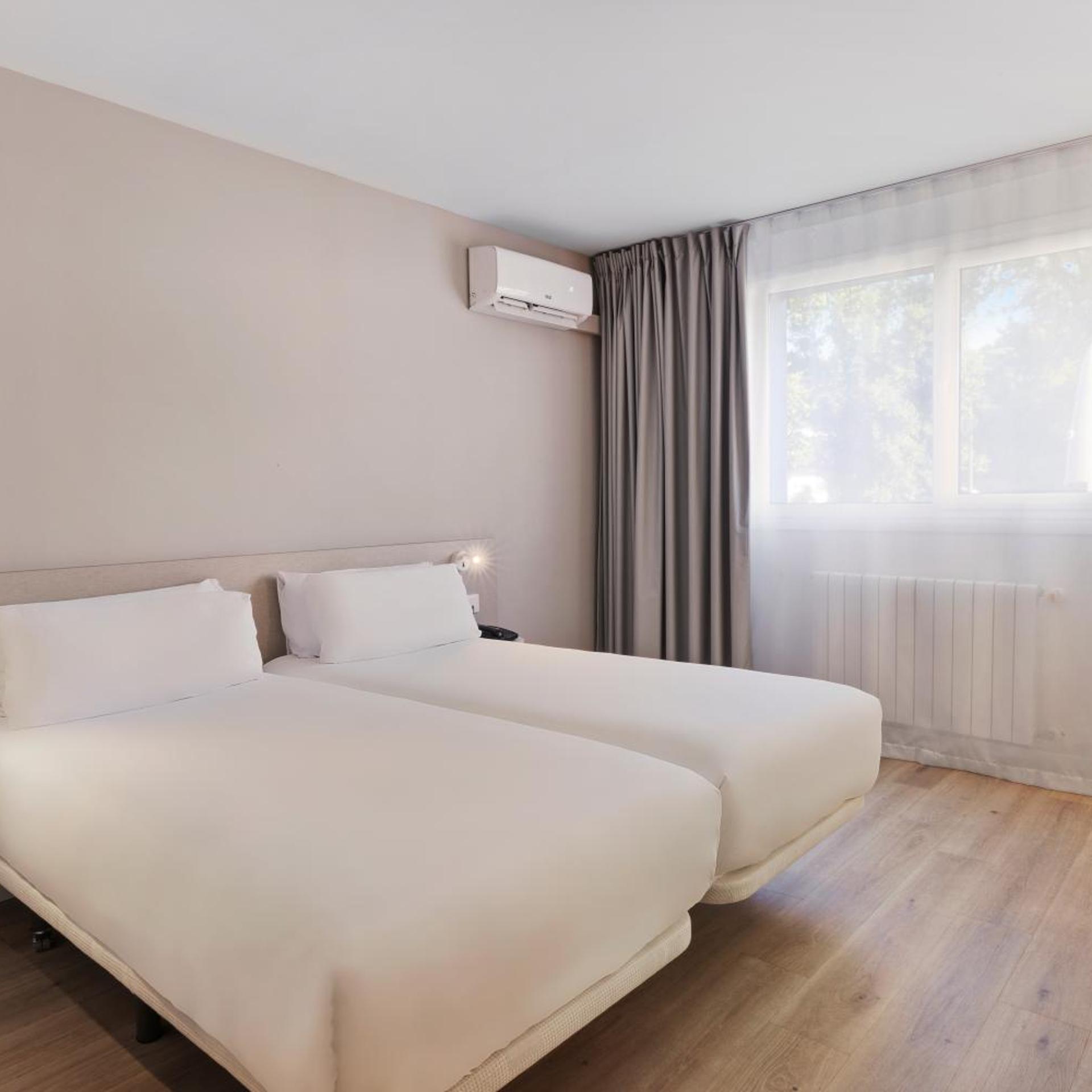 SUPERIOR, TWIN BEDS