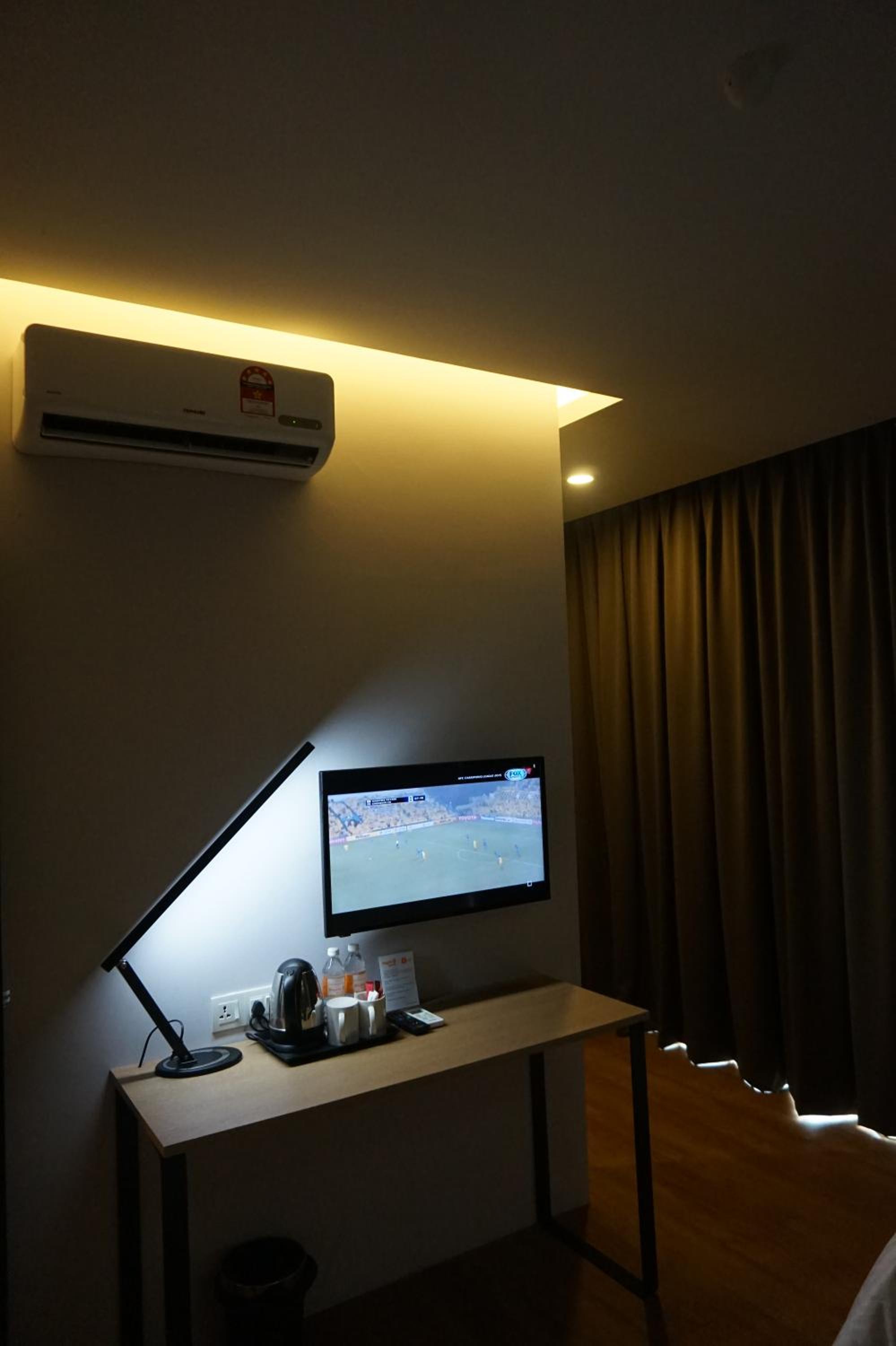 Super 8 Bayan Baru 30/37