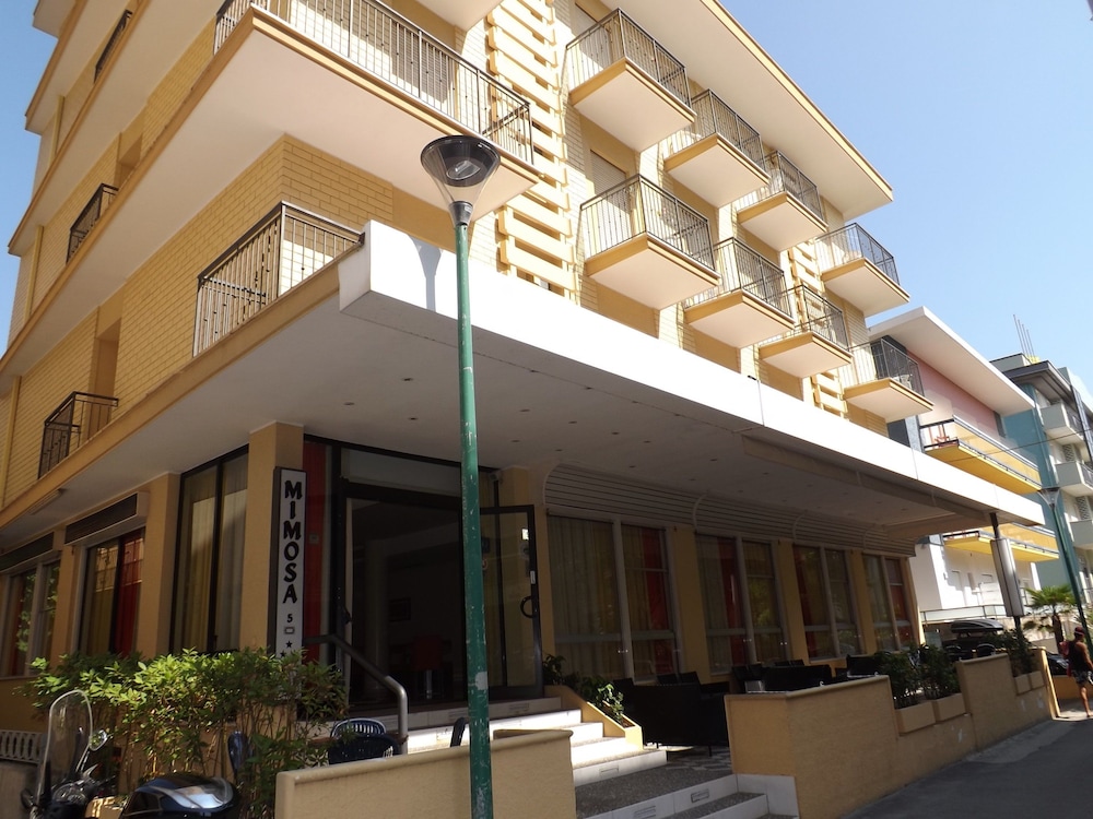 Mimosa Hotel 2/50