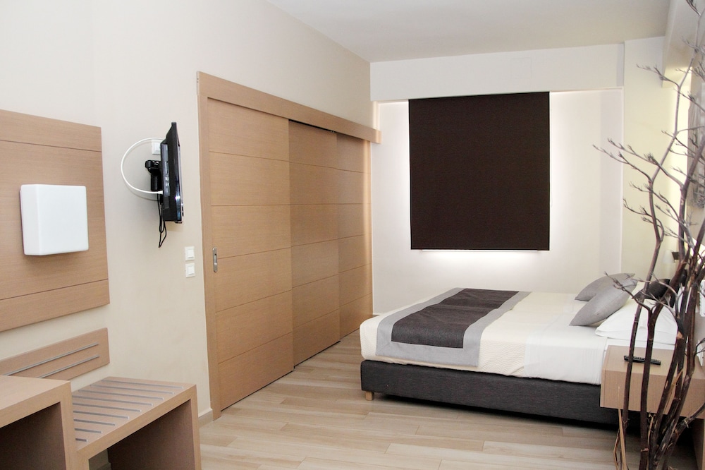 Renieris Hotel 19/75