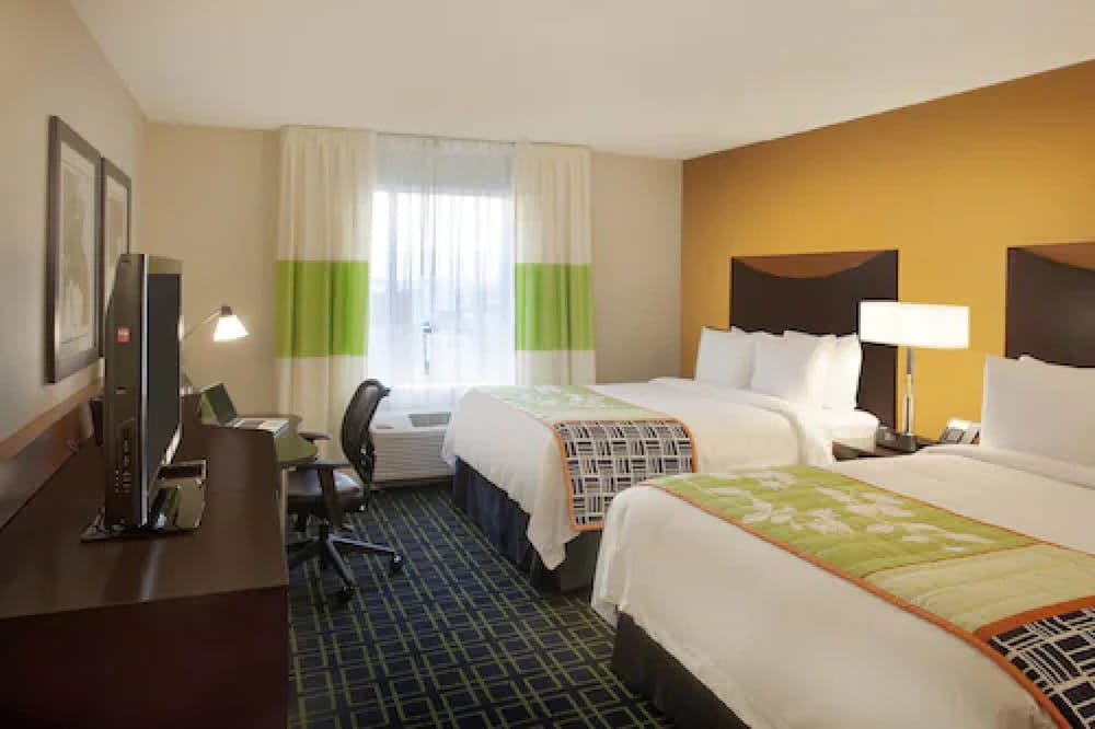Fairfield Inn And Suites Toronto Mississauga 7/28