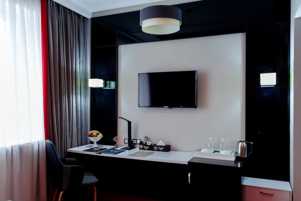 Mildom Premium Hotel 34/45